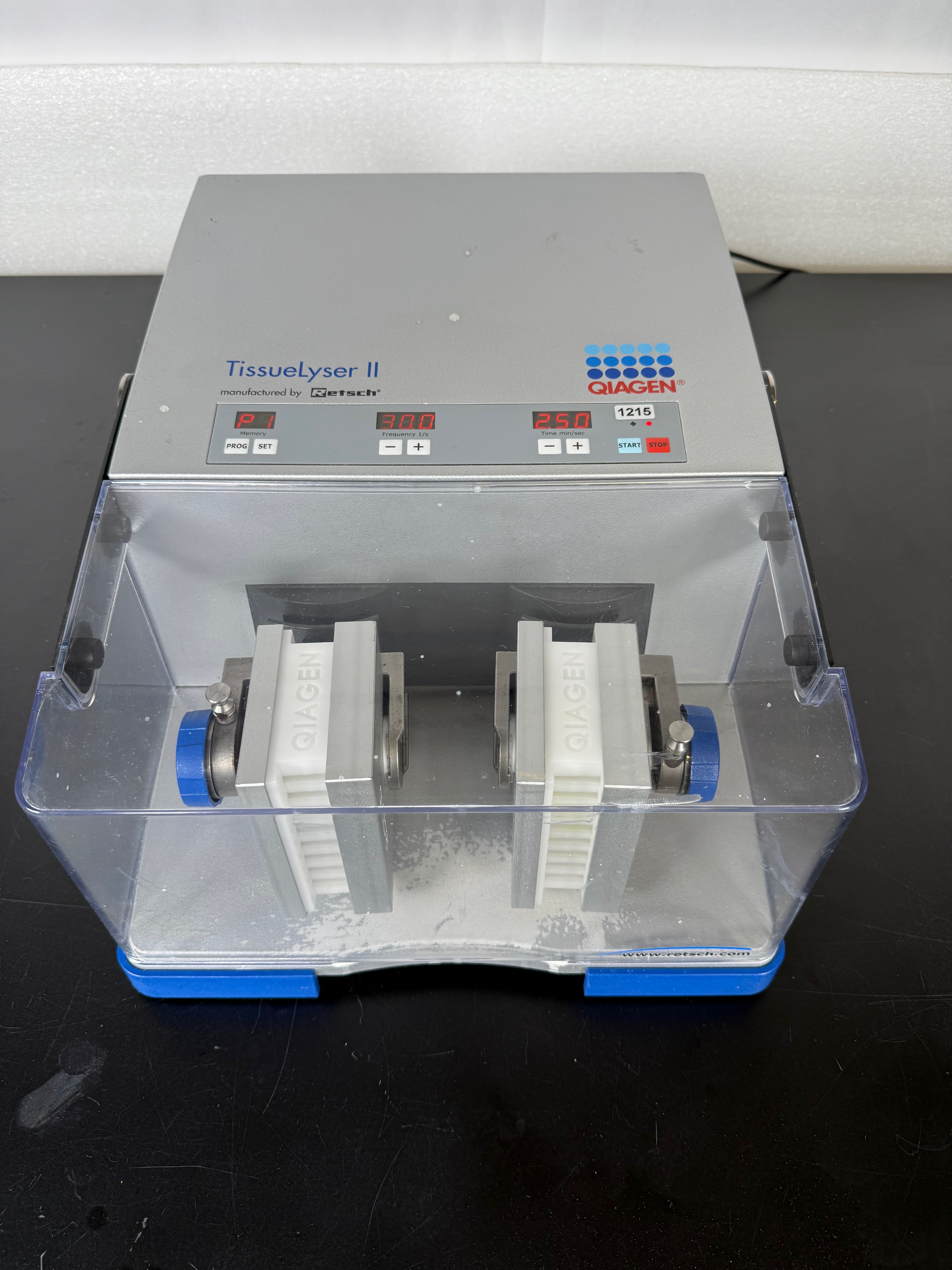 QIAGEN TissueLyser II Sample Disruption Molecular Analysis w/Adapter Set 2 x 24